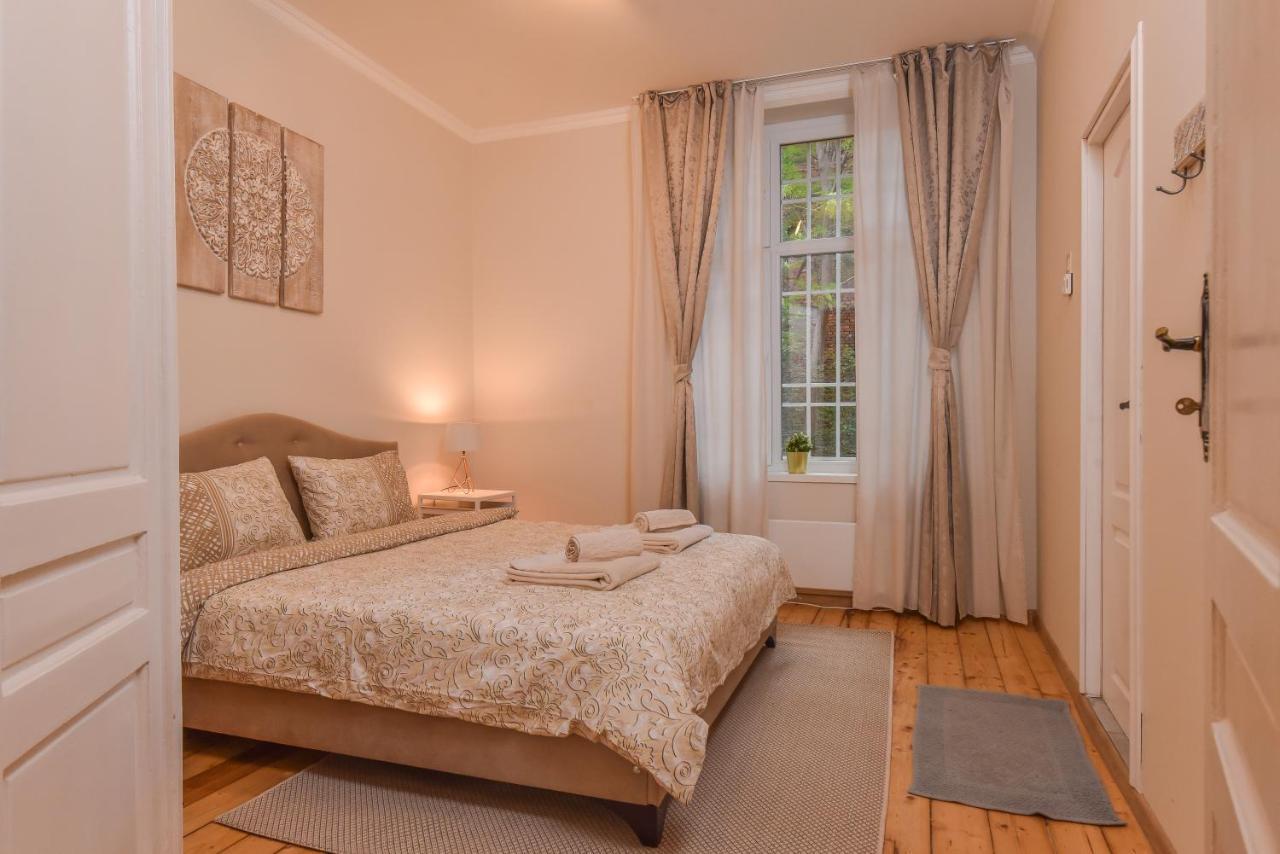 Spacious Vintage 2Br, 2Bath Apartment By Flat Mаnager Sofia Exterior photo